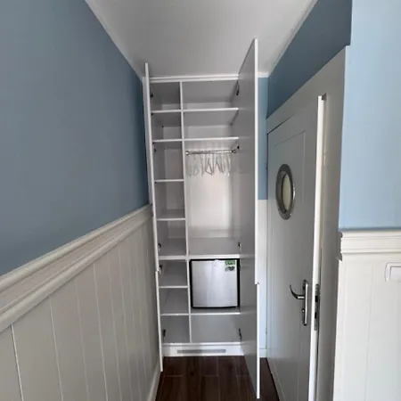 White Frog * Dziwnów