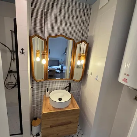 Alloggio in famiglia White Frog *